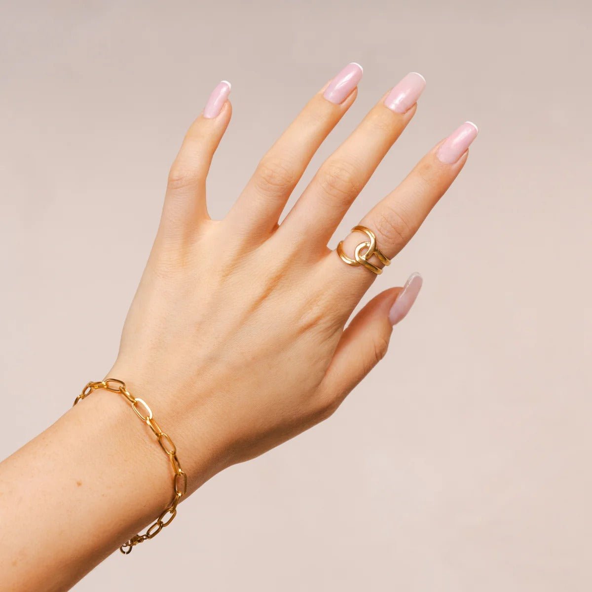 Anillo de eslabones abstractos, ajustable, chapado en oro de 18 quilates