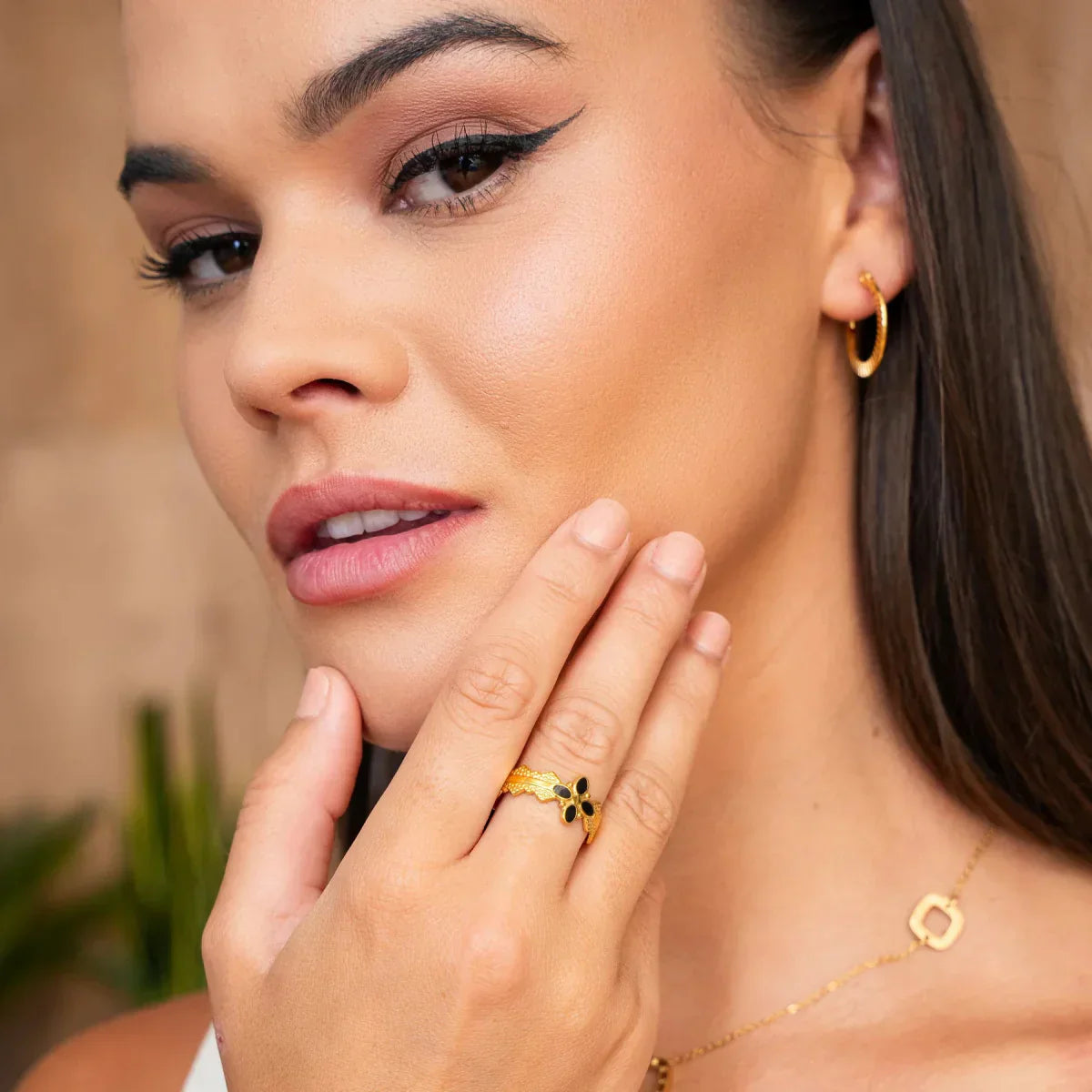 Anillo ajustable Blossom bañado en oro de 18 quilates