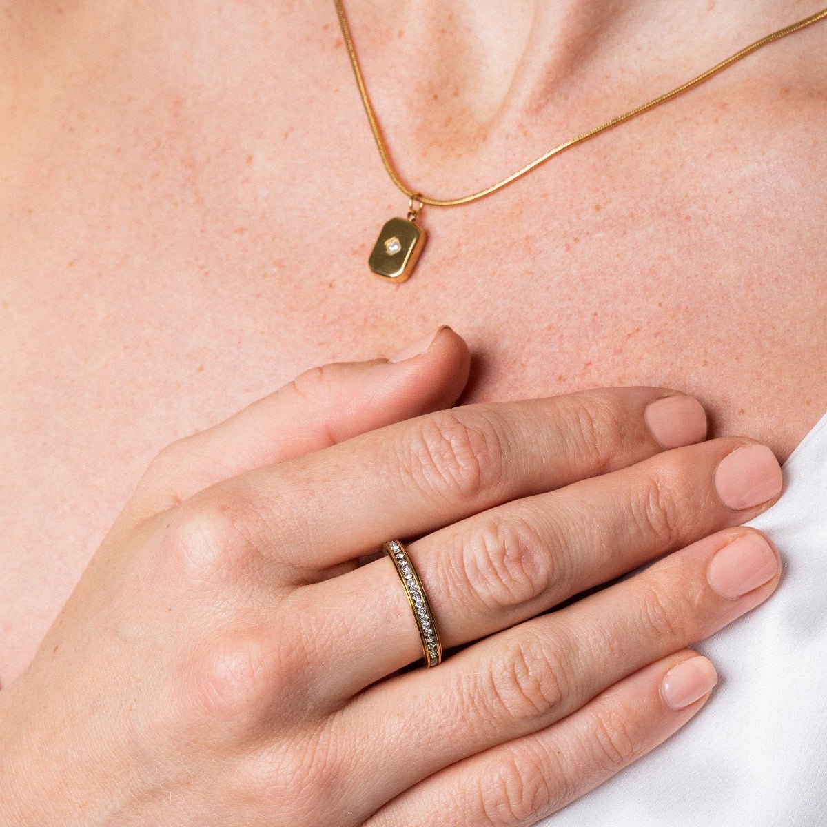 Anillo Brillante Giratorio Chapado en Oro de 18k