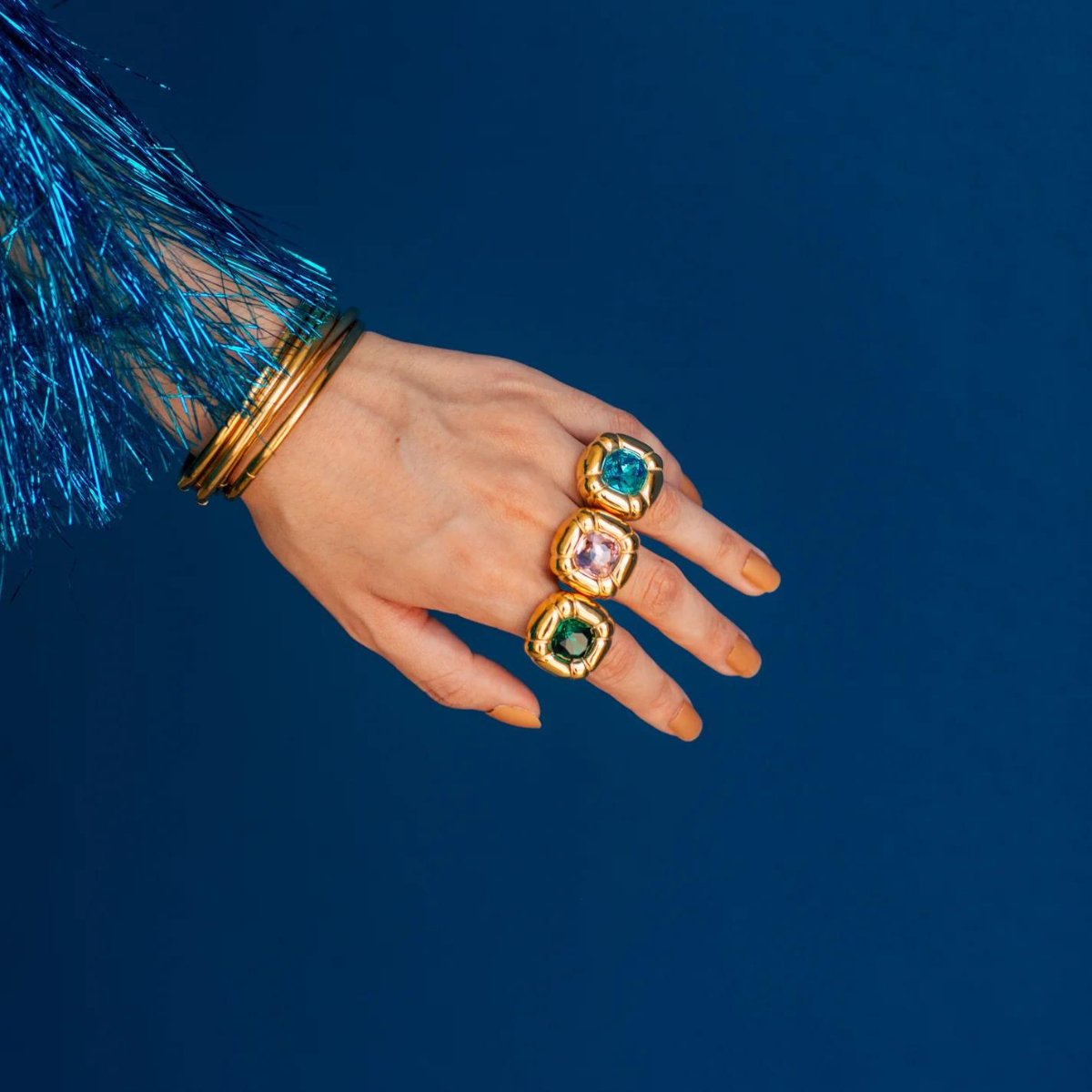 Anillo de cóctel Dulcis bañado en oro de 18 quilates