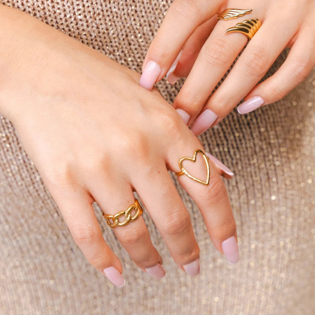 Anillo de cadena ajustable y atrevido chapado en oro de 18 quilates