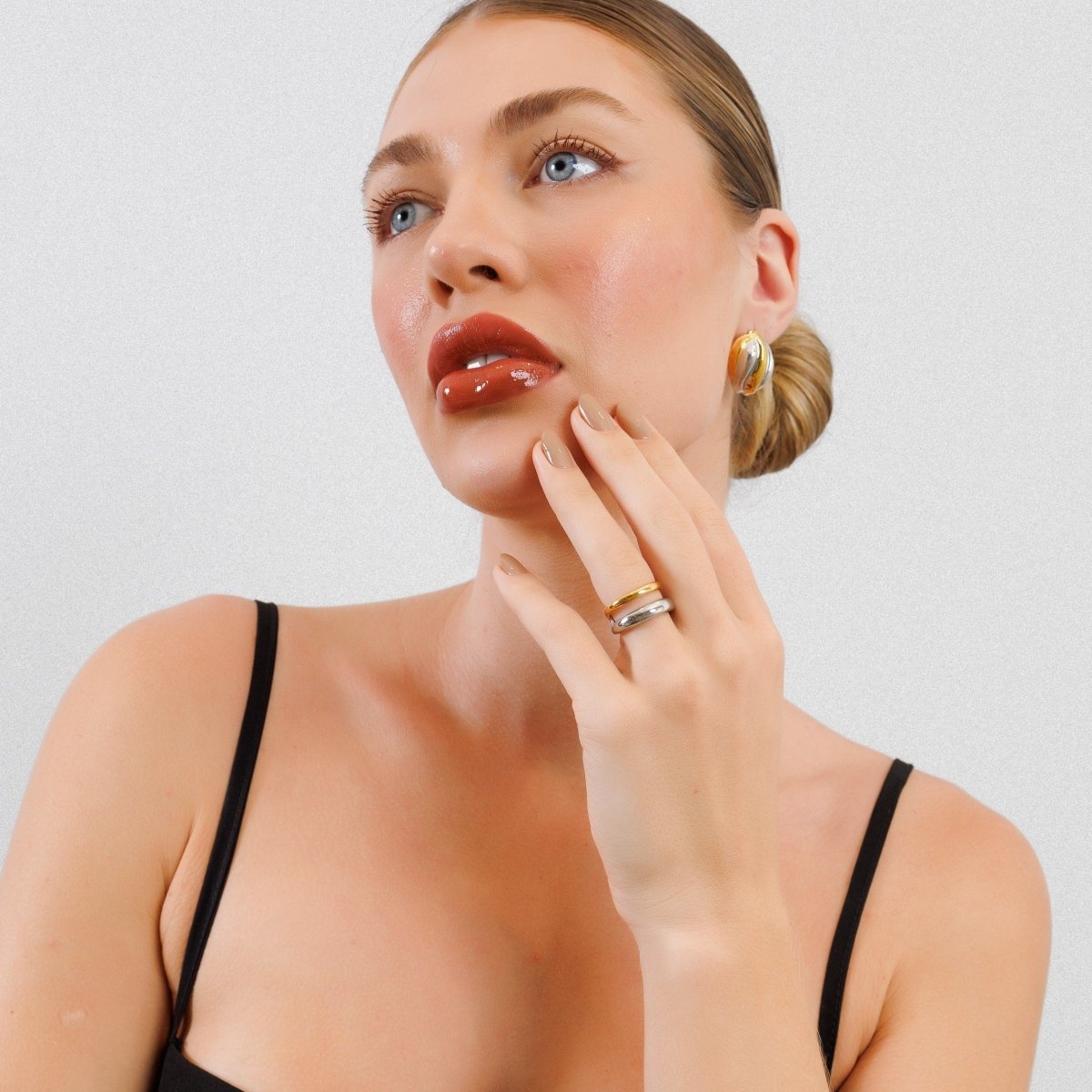 Anillo ajustable Duality con baño combinado de oro y plata