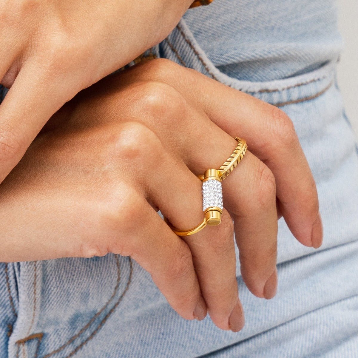 Anillo giratorio Glitz bañado en oro de 18 quilates