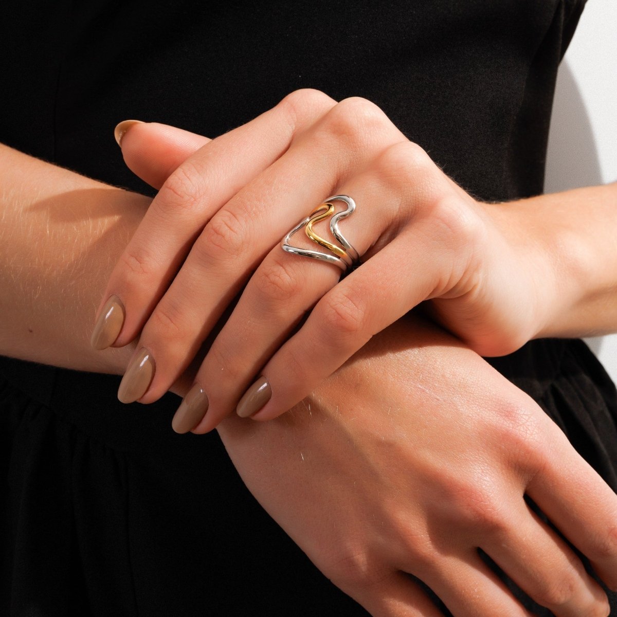 Anillo ajustable doble Harmony con baño combinado de oro y plata