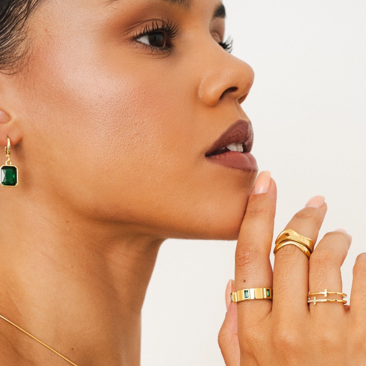 Anillo cúbico de prestigio bañado en oro de 18 quilates