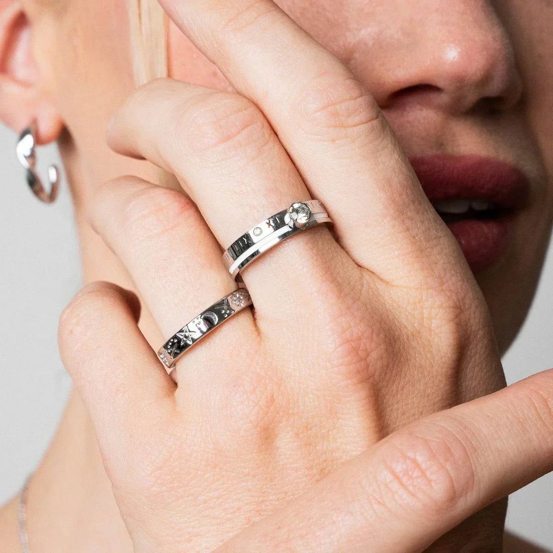 Anillo Reina con Piedra de Cristal - Plata