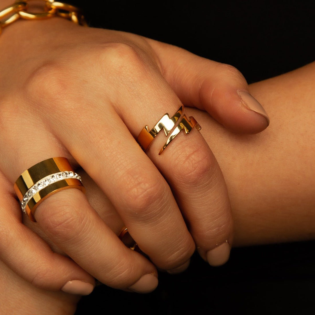 Anillo de rayo bañado en oro de 18 quilates