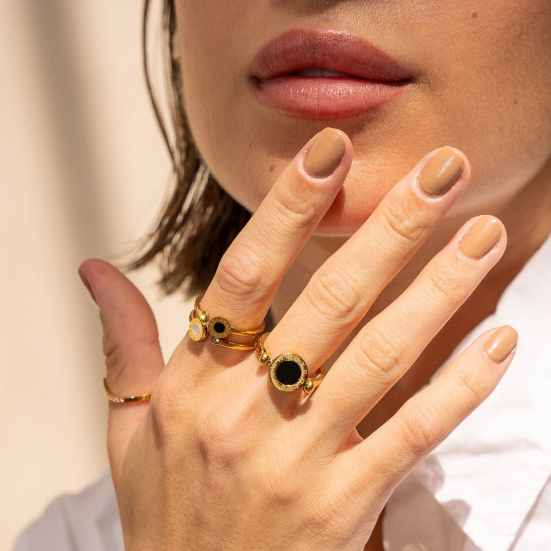 Anillo Venecia Romana bañado en oro de 18 quilates