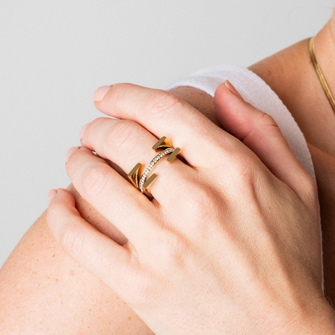 Anillo de la Verdad bañado en oro de 18k