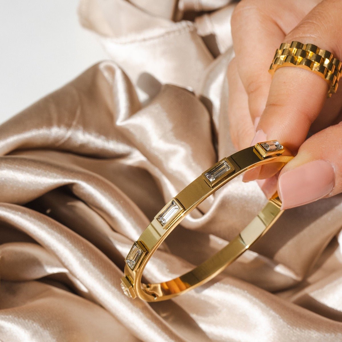 Pulsera de cristal Navette bañada en oro de 18 quilates