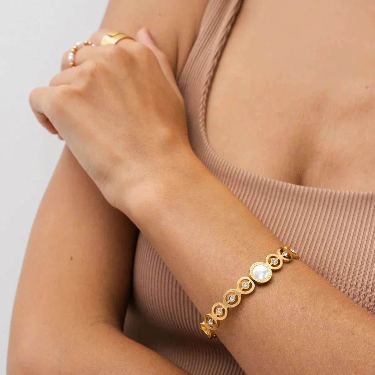 Pulsera Olivia con circonita cúbica, bañada en oro de 18 quilates