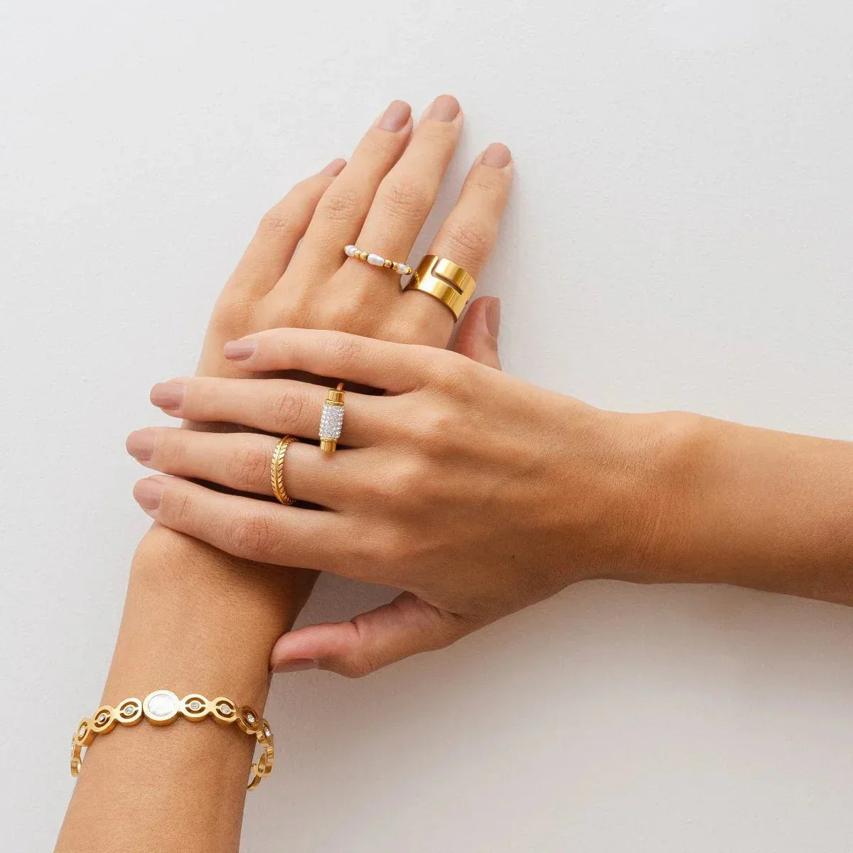 Pulsera Olivia con circonita cúbica, bañada en oro de 18 quilates