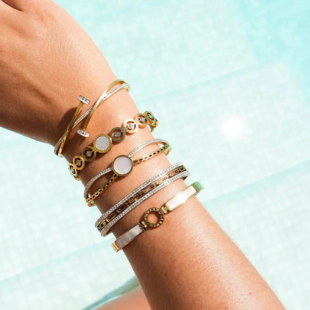 Pulsera Olivia con circonita cúbica, bañada en oro de 18 quilates