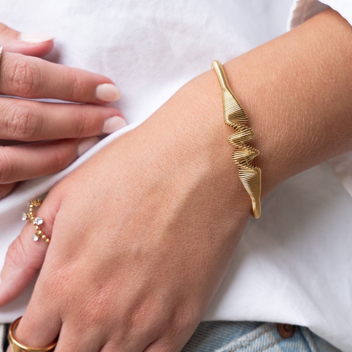Pulsera Wave bañada en oro de 18 quilates