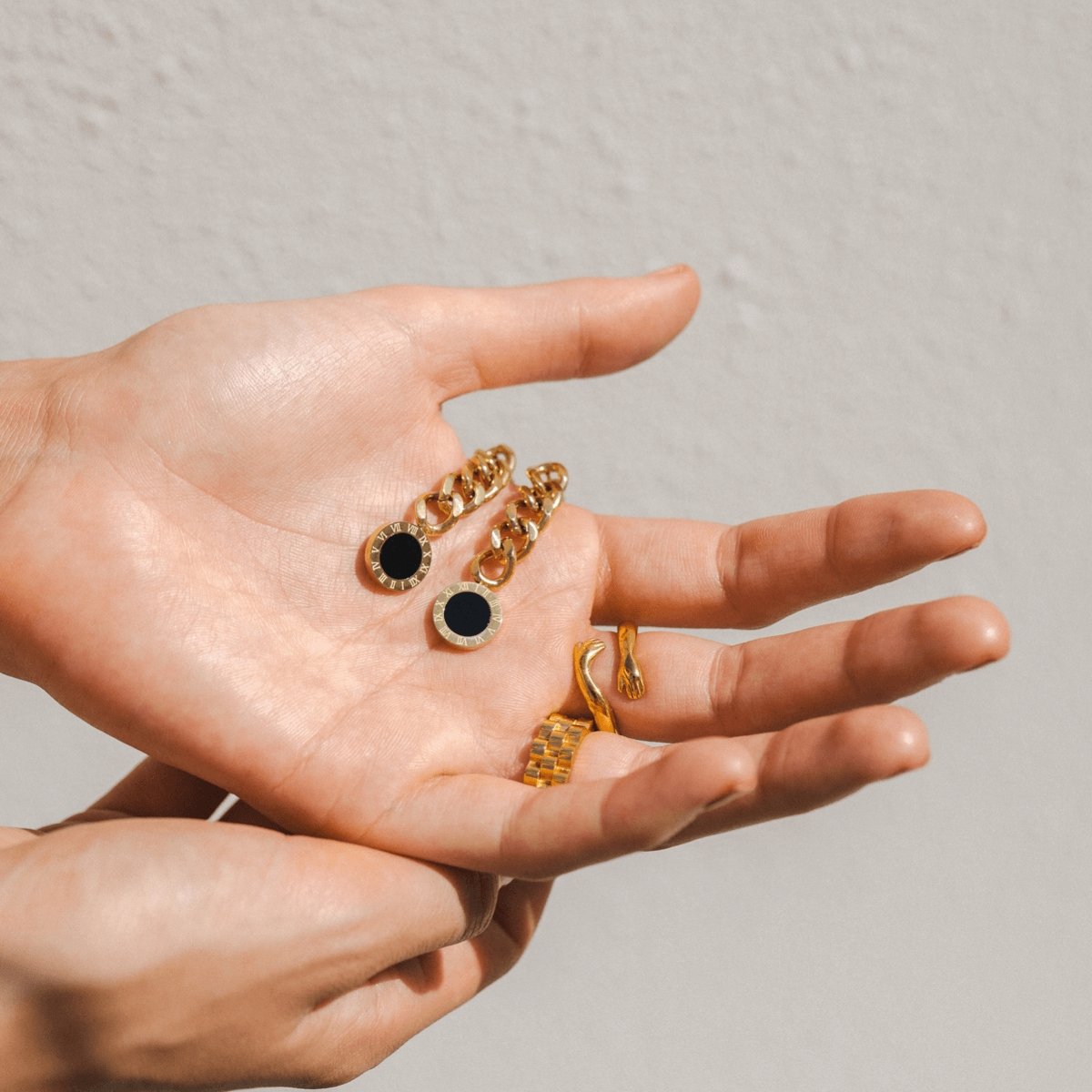 Pendientes de cadena Glamour con piedra de ónix, chapados en oro de 18 quilates