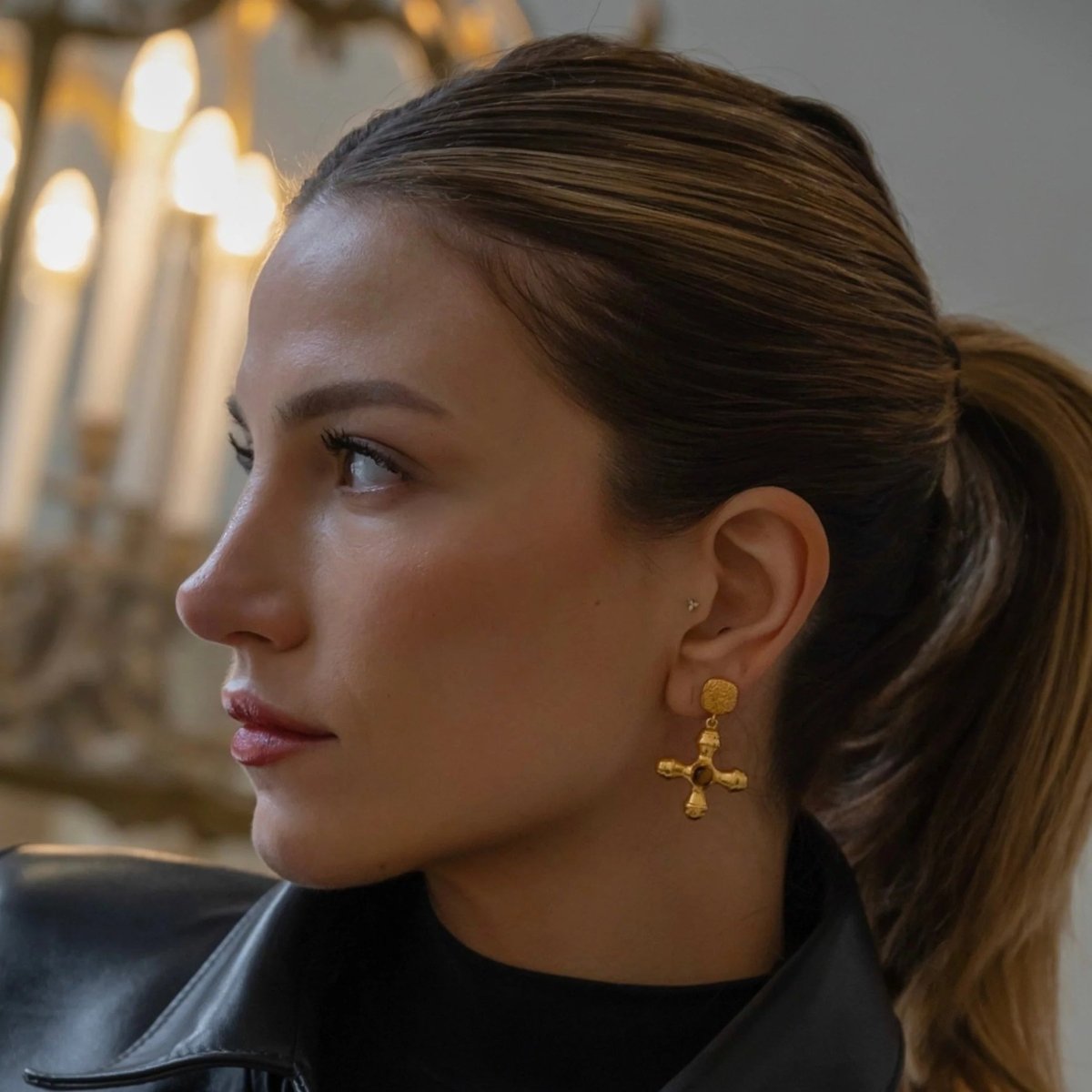 Pendientes de ojo de tigre bañados en oro de 18 quilates