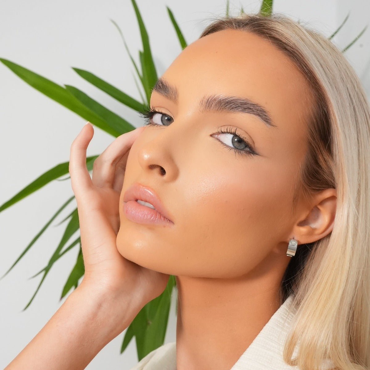 Pendientes con dije cuadrado - Plata