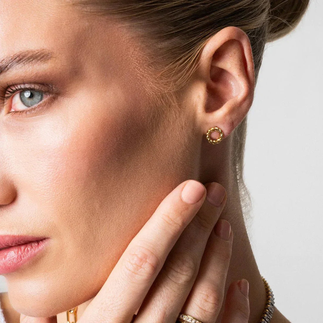 Pendientes Twist bañados en oro de 18k