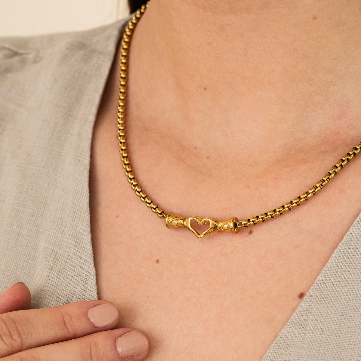 Collar Amavi bañado en oro de 18 quilates