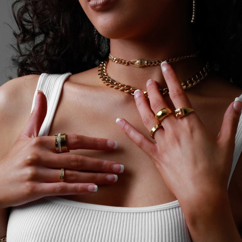 Gargantilla de serpiente bañada en oro de 18 quilates