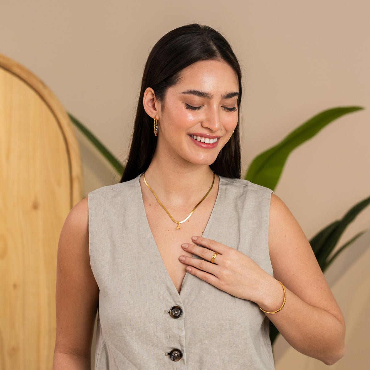 Collar con letra inicial, diseño de malla, chapado en oro de 18 quilates