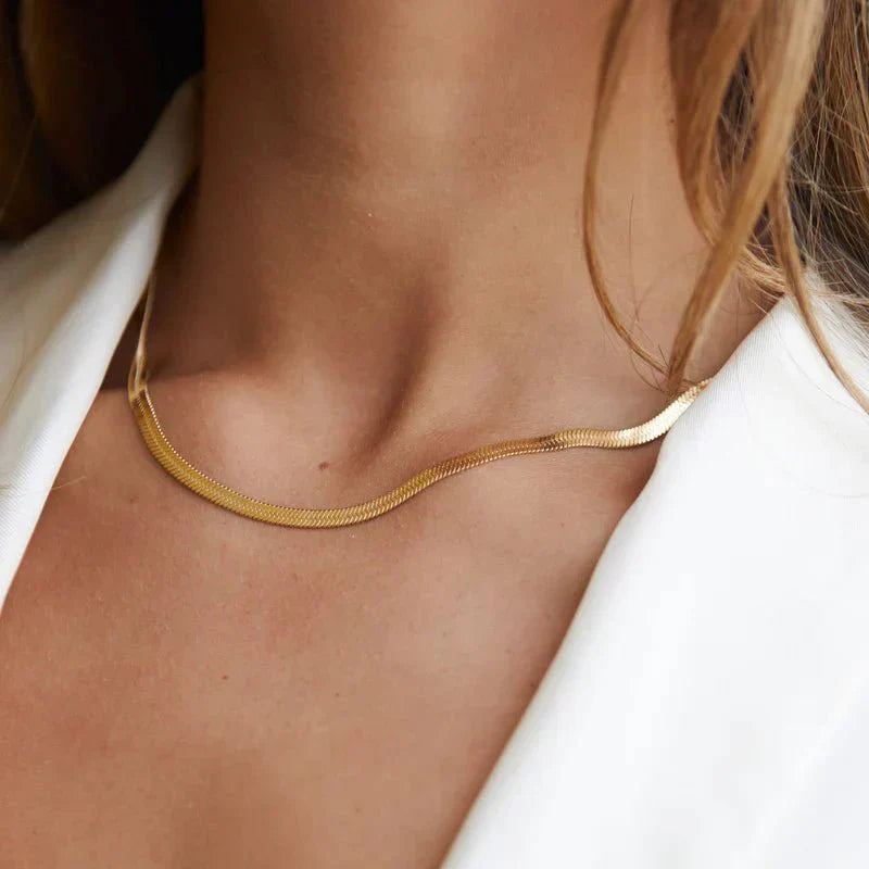 Collar de malla de serpiente bañado en oro de 18 quilates