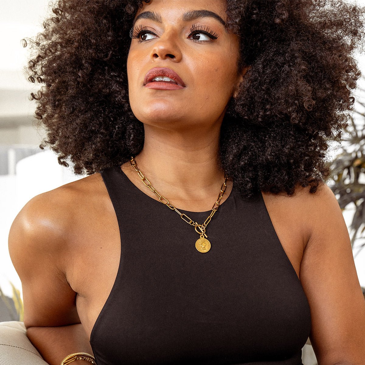 Collar de centavos de Londres bañado en oro de 18 quilates